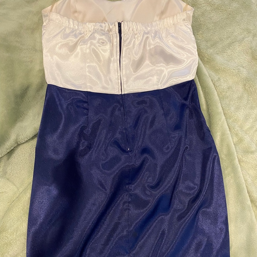 Fun dress - Picture 3 of 6